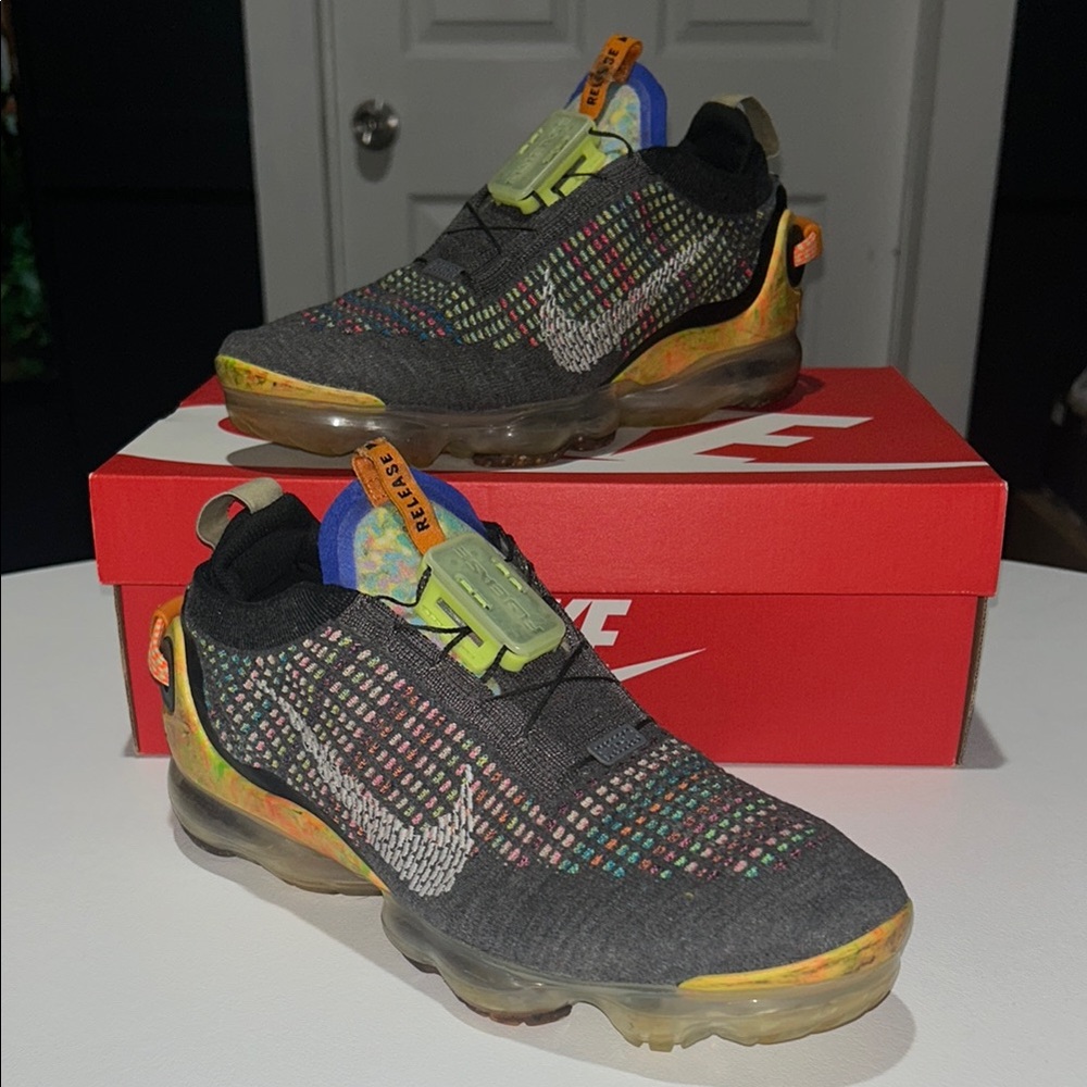 Nike Women's Multicolor Flyknit Sneakers